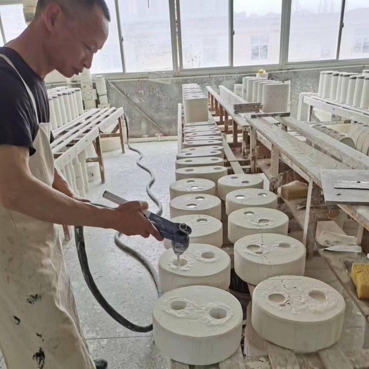 Od gline do svetlobe: 10 korakov do obrt trpežne porcelanske razsvetljave pri močni razsvetljavi